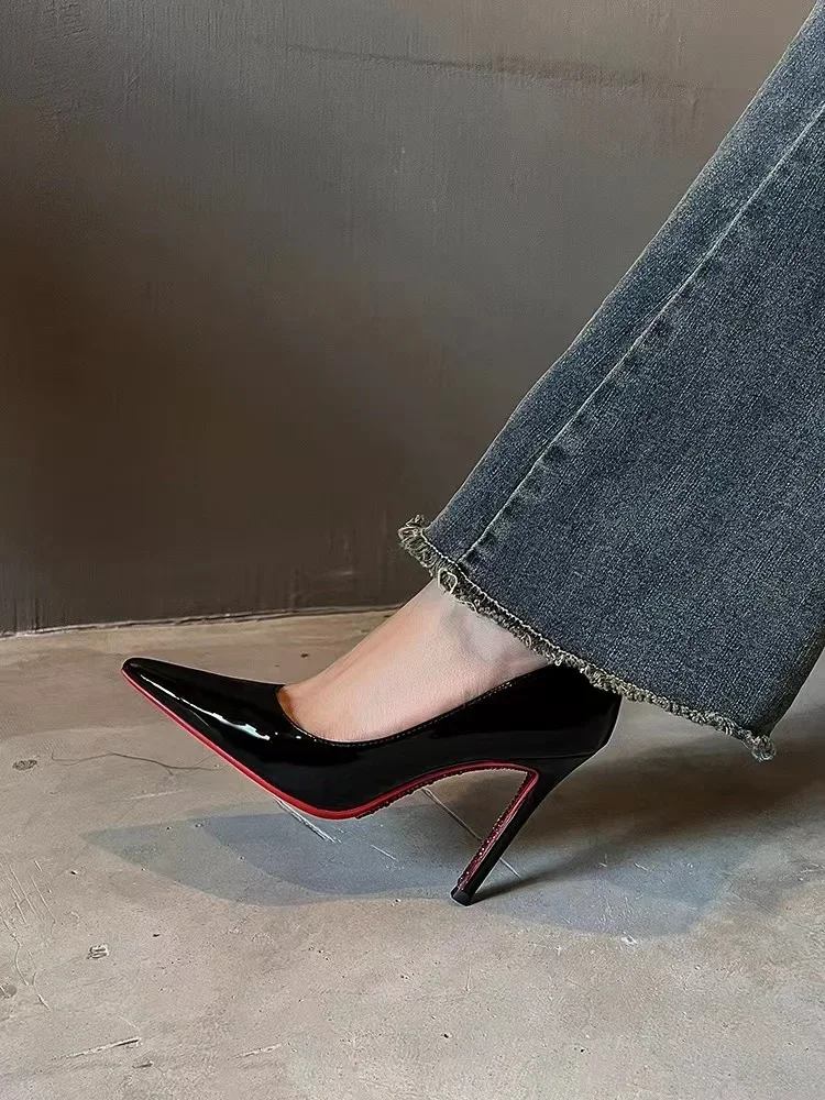 Zapatos de tacón alto con diamantes de imitación para mujer, calzado de boda impresionante y Sexy, charol negro, puntiagudo, 43