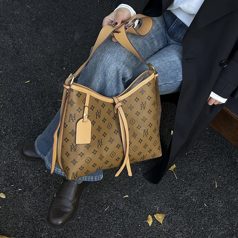 

Elegant Handbag Ladies Premium Leather Construction Luxury Brand Exclusive Famous Designer Collaboration