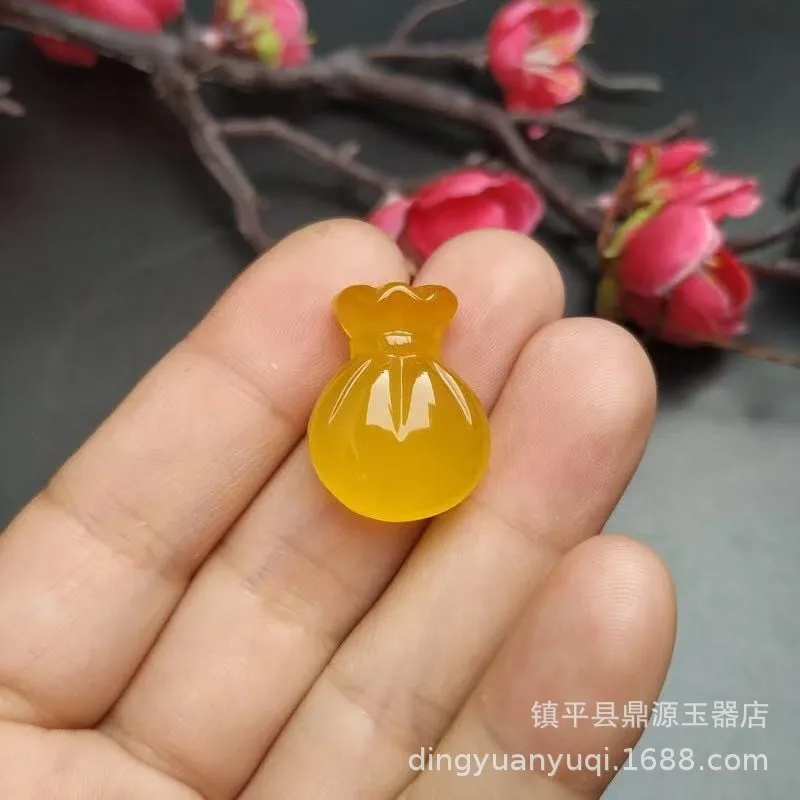 

Natural High Ice White Chalcedony Pendant Pink Green Yellow Agate Bag Men's and Women's Necklace