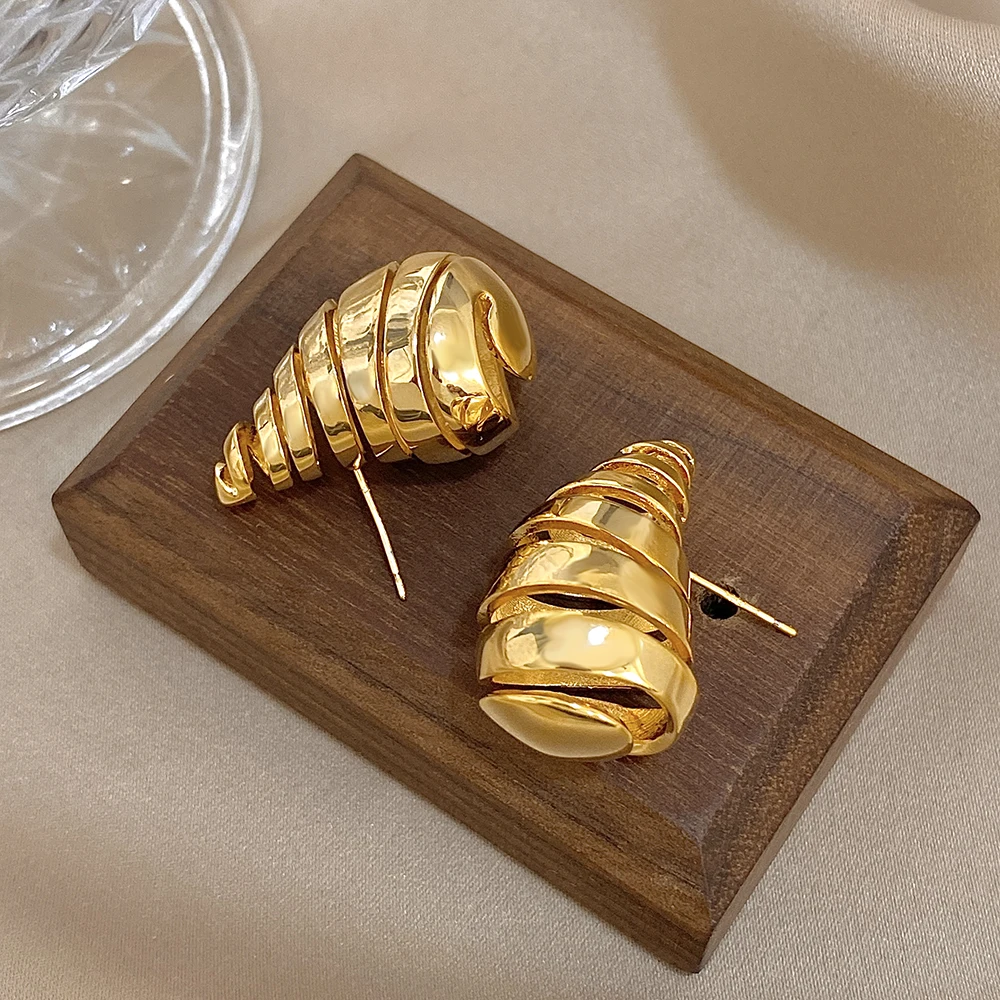 

DODOHAO New Hollow Sprial Stud Earrings For Women Gold Color Smooth Copper Gold Plated Water Drop Earrings Fashion Jewelry