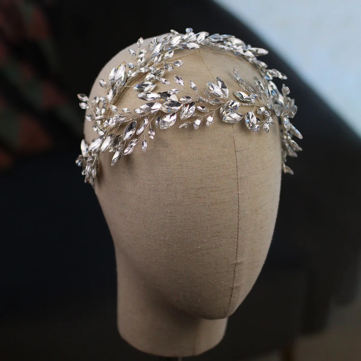 

Серебряный цвет со стразами, свадебная повязка на голову, тиара, сверкающая корона ручной работы, свадебные женские аксессуары для волос