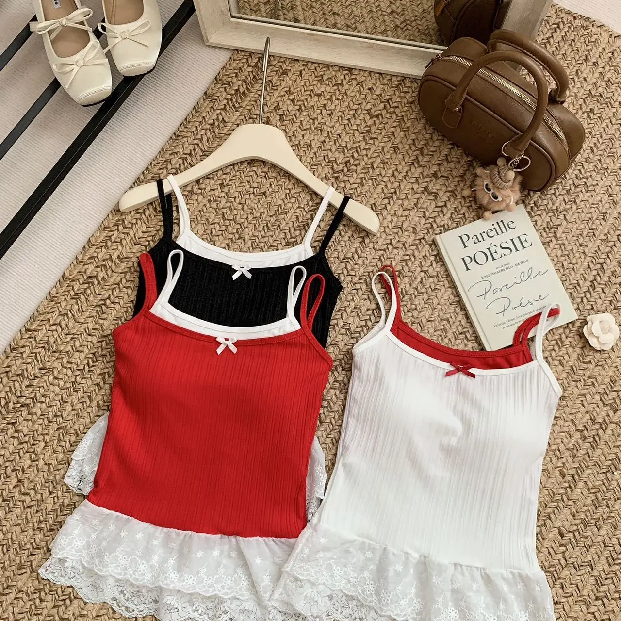 Summer New Pure Desire Sexy Lace Splice Strap Vest Slimming Integrated with Chest Pad Women's Short Length Pullover Top