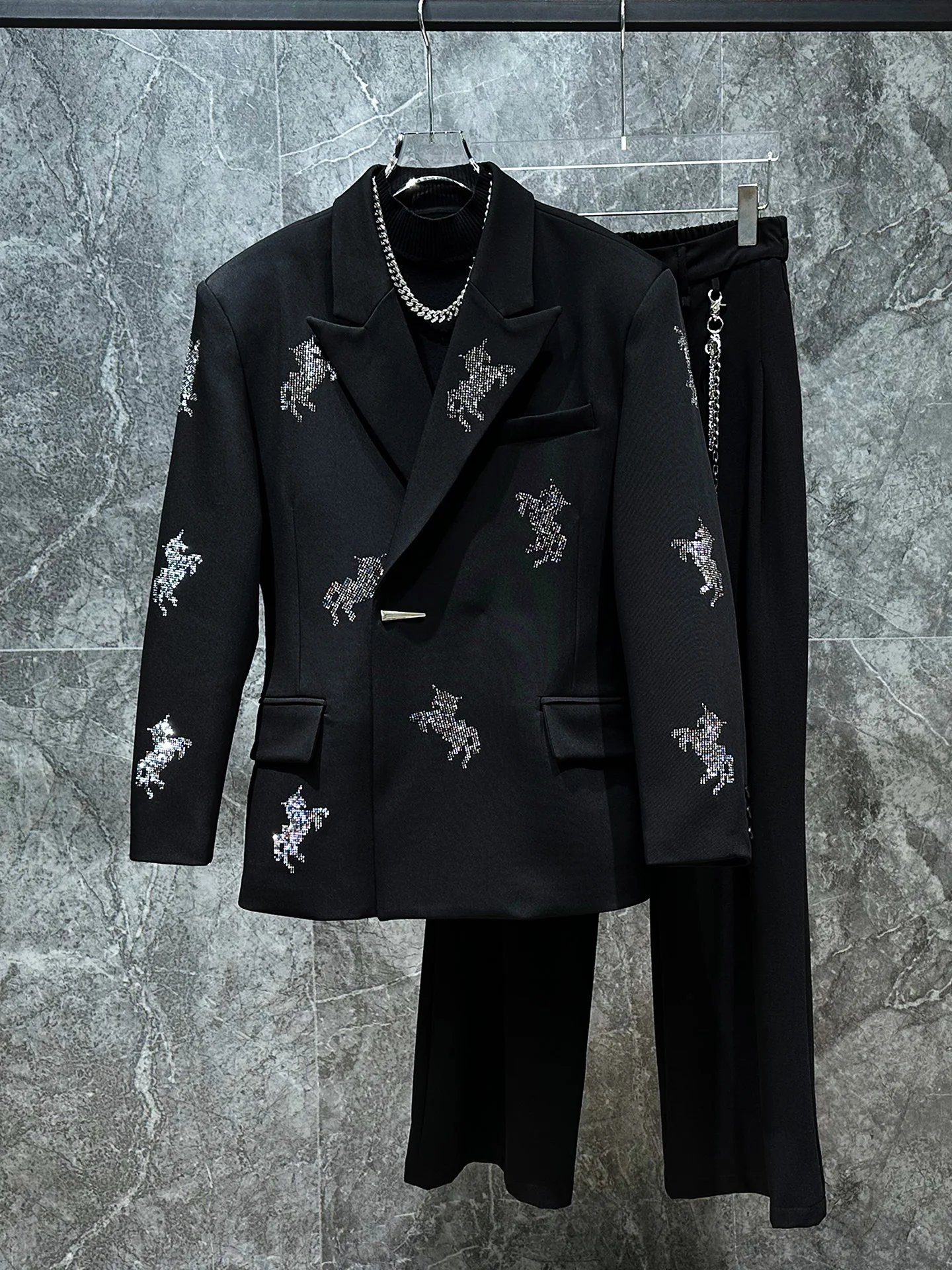 

Новинка 2026 года: Мужской костюм-пиджак лимитированной серии с утяжкой на талии, роскошный, модный, с длинным рукавом, в корейском стиле, из полиэфирного волокна