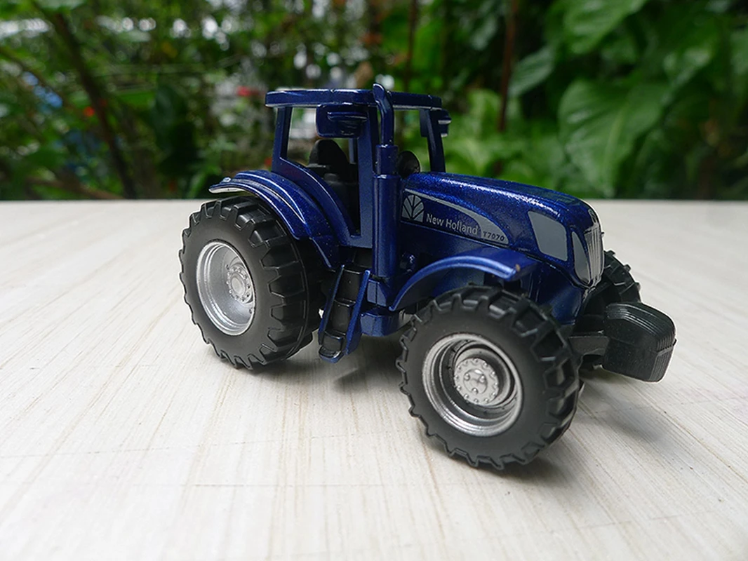 1:64 New Holland T7070 tractor alloy agricultural vehicle Model Toy Gift