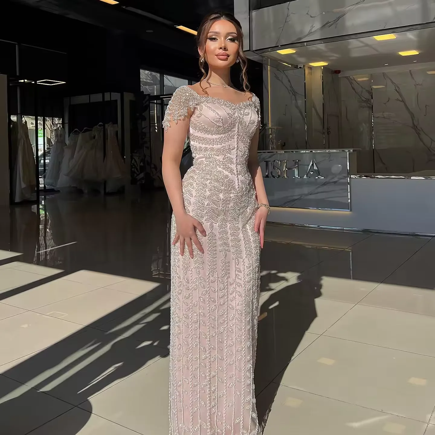 

Индивидуальное элегантное вечернее платье 2026 года для женщин: нарядное платье-русалка с бахромой, разрезом, жемчугом и бисером для свадеб и танцевальных вечеринок в Дубае