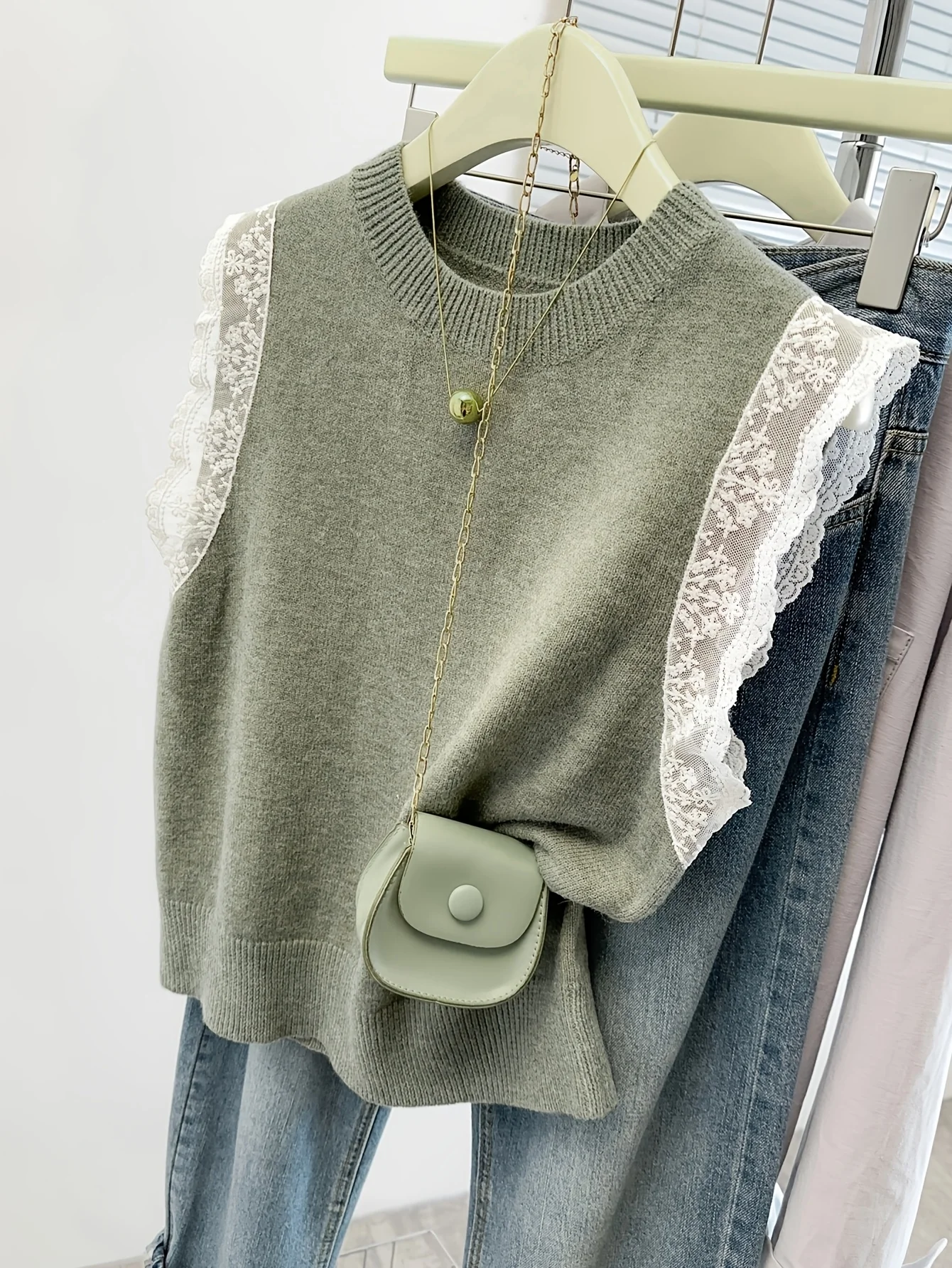 

Elegant Daily Wear Women Round Neck Lace Edge Knit Sleeveless Vest Casual All Match Spring Summer Cute Fashion Top