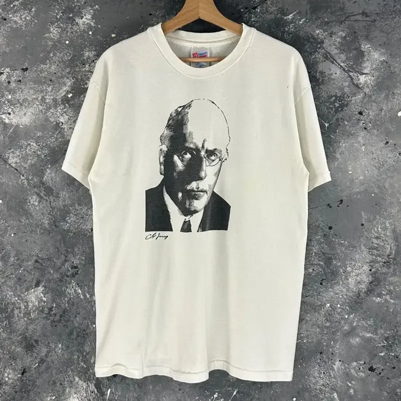 Camisa blanca vintage de 1990 con diseño del psiquiatra y psicoanalista Carl Jung, libro político