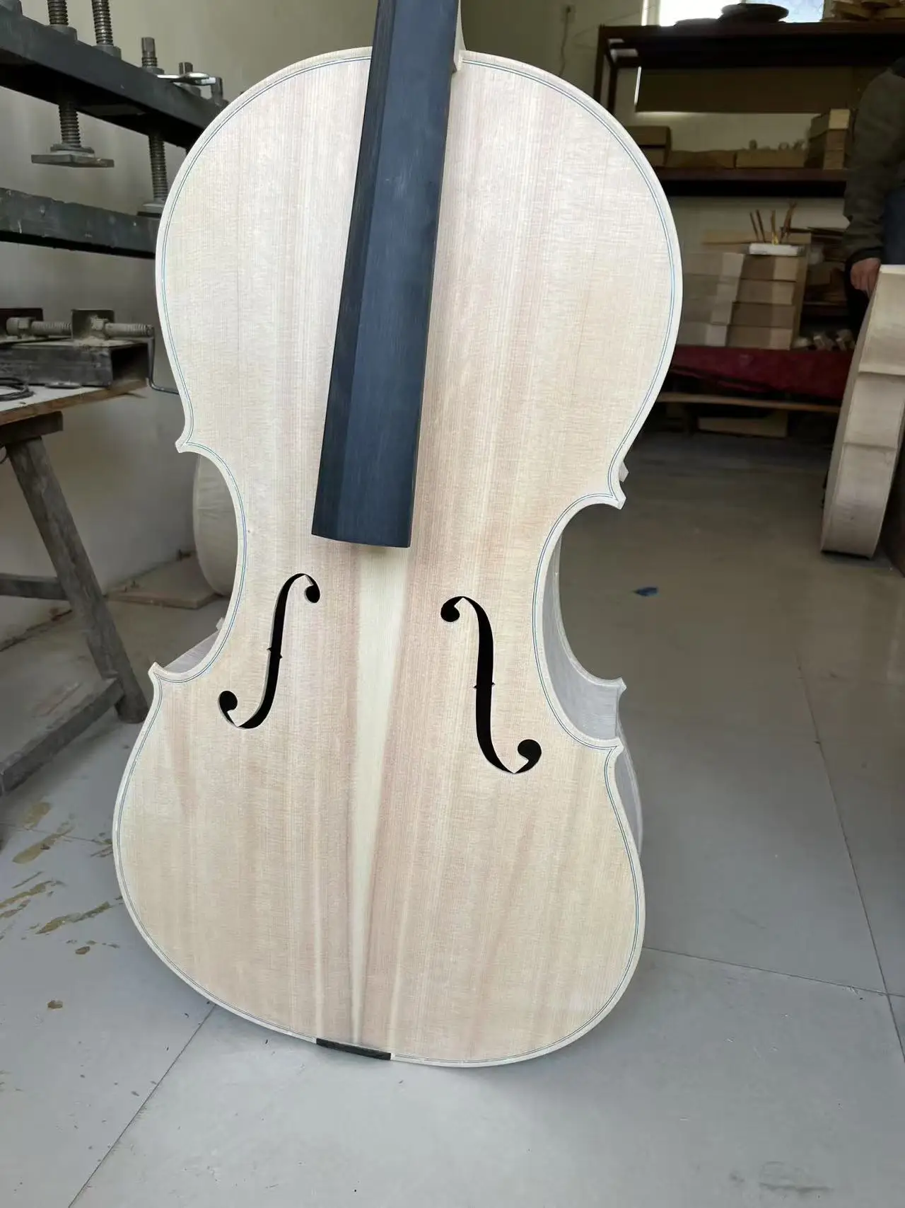 لوحة أصابع من خشب القيقب باللون الأبيض غير المكتمل 4/4 Cello Flames ورقبة سوداء من خشب الأبنوس 4/4-1/4