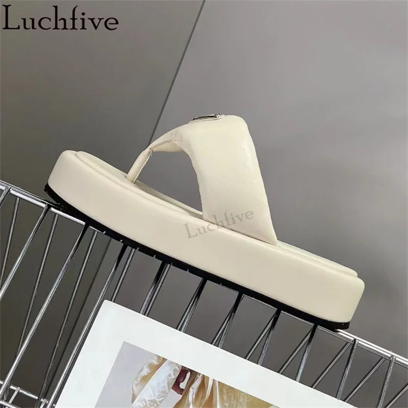 

Luxury Flip Flops Flat Slippers Women Nude Beige Thick Sole Casual Beach Mules Slippers Summer Vacation loafers Slippers Woman