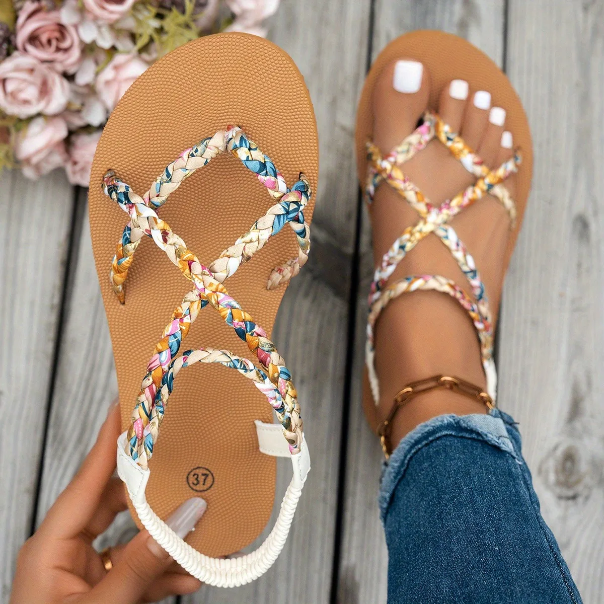2026 New Designer Color Block Woven Open-Toe Flat Sandals Casual and Lightweight Bohemian Beach Round Toe Roman Style Sandals
