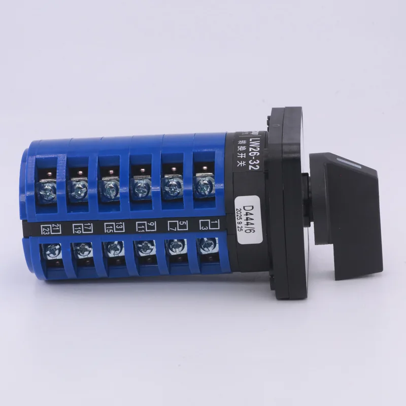 

LW26-32 D444/6 Four Wire Three Group Power Motor Switching Three Options, 32A Conversion Switch