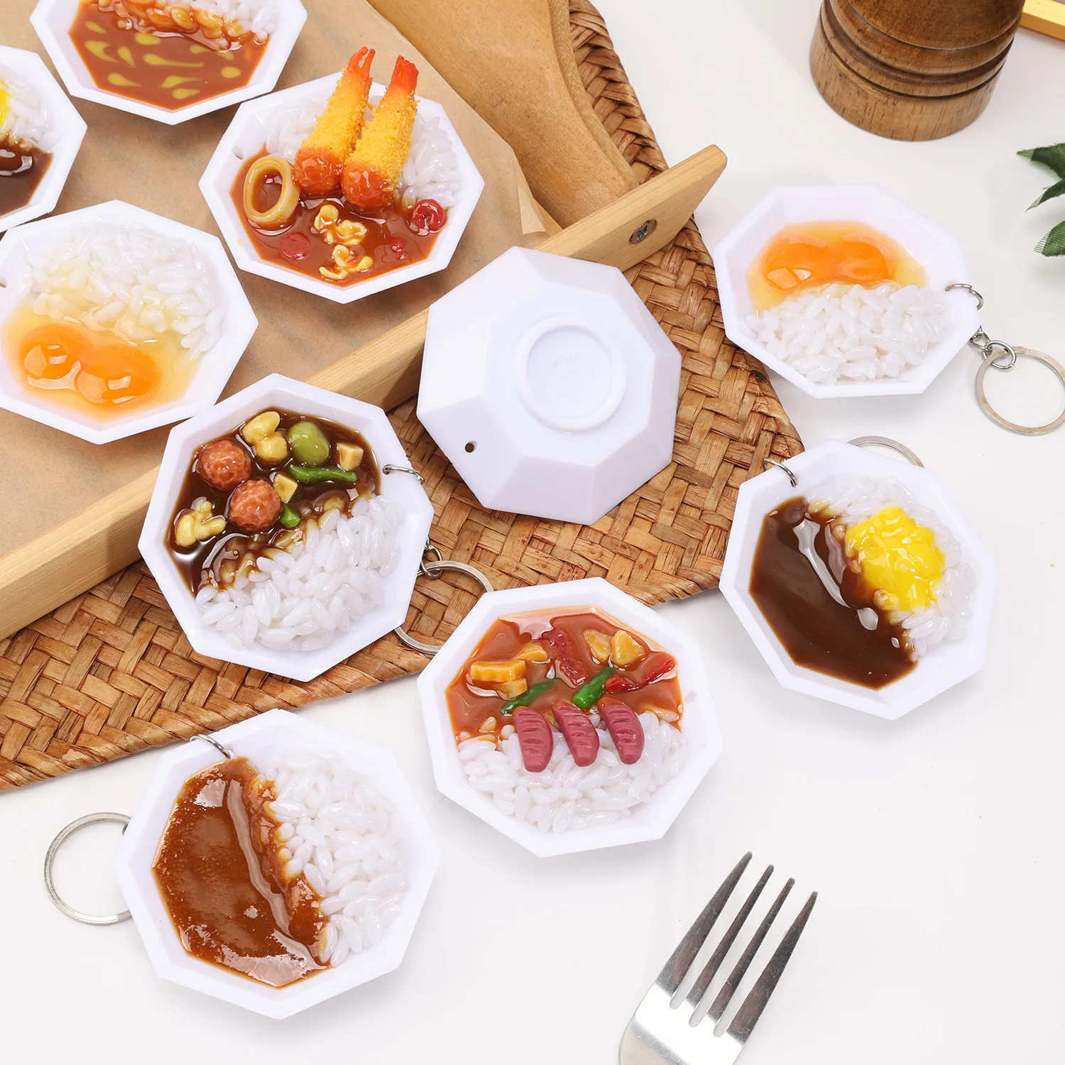 Mini Japanischer Curry-Reis Modell Realistischer Anhänger Donburi Schüssel Taschenanhänger Tischdeko Ornament Essens-Requisiten Dekoration