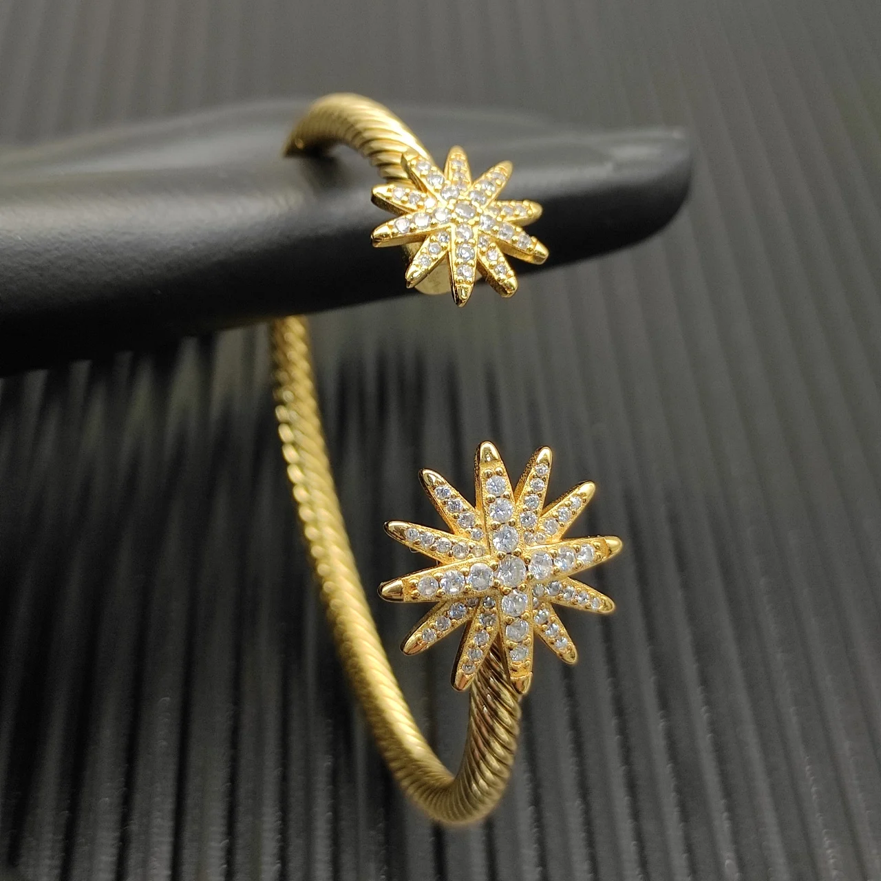 

VKVVA Fashion Dy Luxury Jewelry Daily Simple Bangle for Women Birthday Gifts, Unique Gift