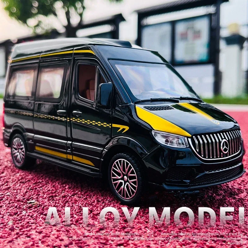 1:24 Sprinter MPV Van Spint RV Alloy Car Model Diecasts Metal Toy Car Simulation Sound And Light Boy Kids Toy Collectibles Gift