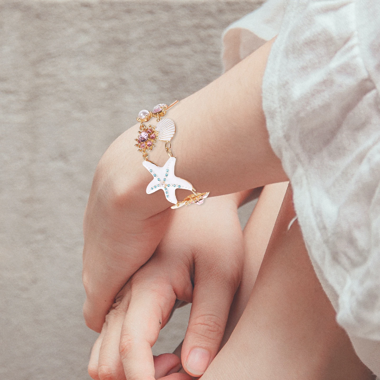 

Boho Sea Star Handmade Seashell Bracelet Rhinestone Coastal Summer Bracelet Beach Holiday Charm Jewelry Seashell Charms
