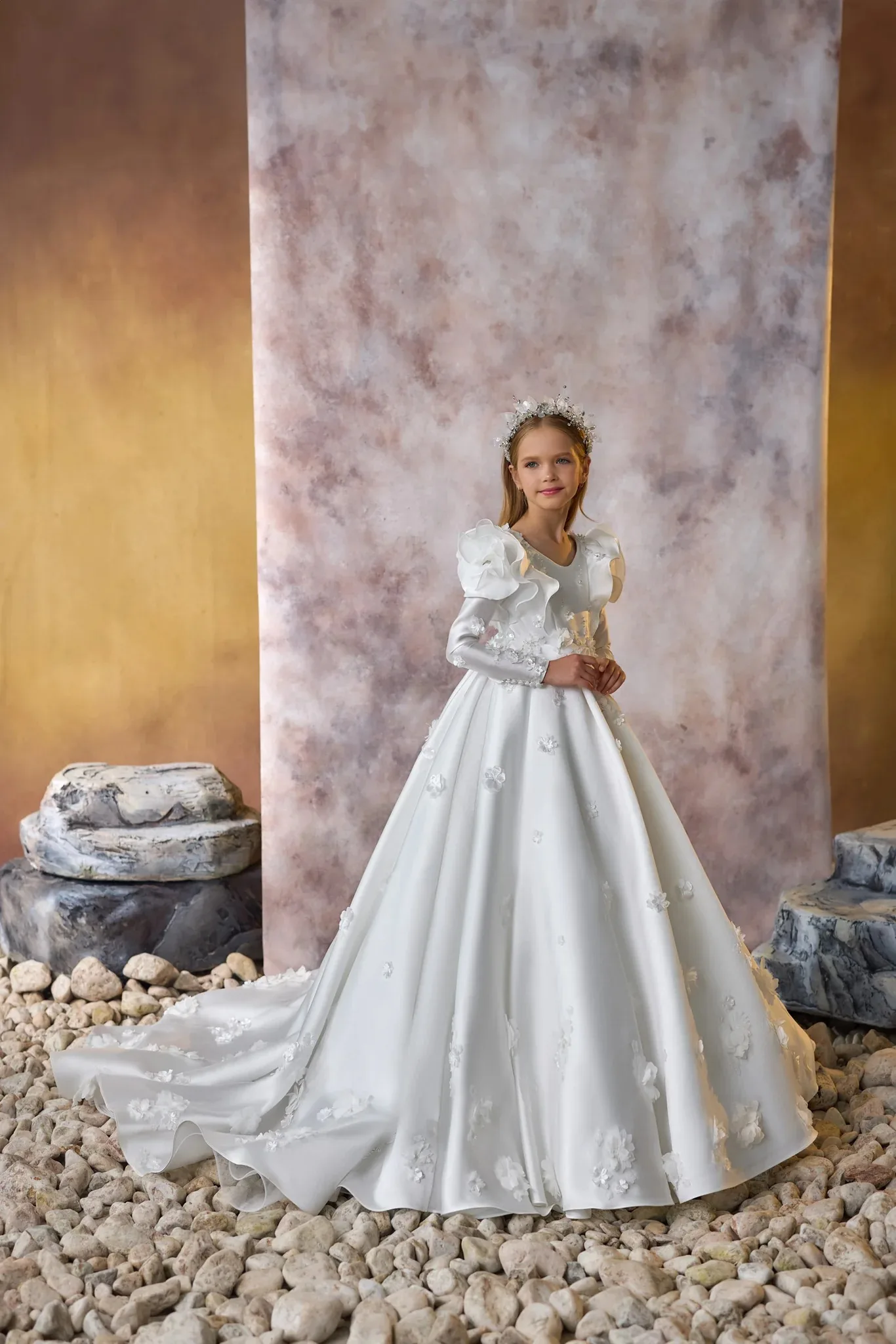High-end Glossy Satin Children's Beauty Pageant Dress White Long-sleeved V-neck 3D Floral Appliqué Floor-length Tutu Customized