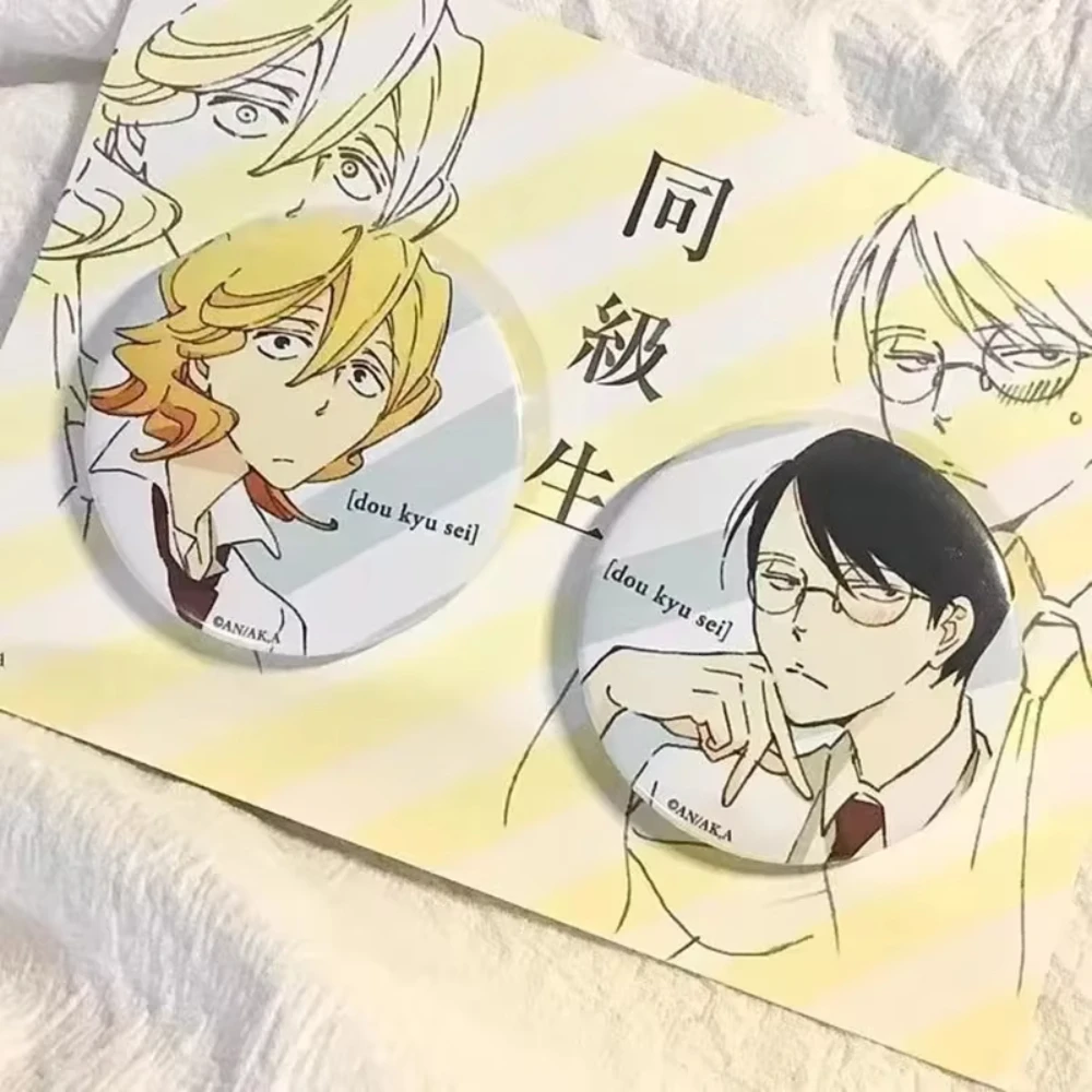  Broche de Cosplay Anime Doukyuusei Rihito Sajo Hikaru Kusakabe, Emblema de Metal, Joia, Alfinete de Lapela, Acessório, Ornamento, Presente ﻿