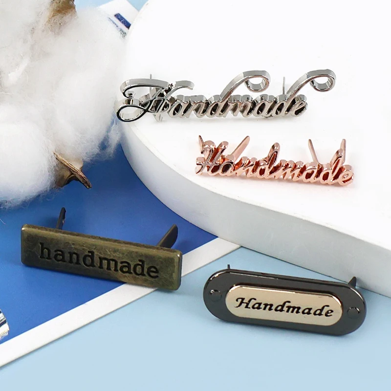 

Meetee 10Pcs Diverse Bag Labels Ladies' Handbag Decor Label Card Wallet Luggage Label Metal Tag Buckle DIY Hardware Accessories