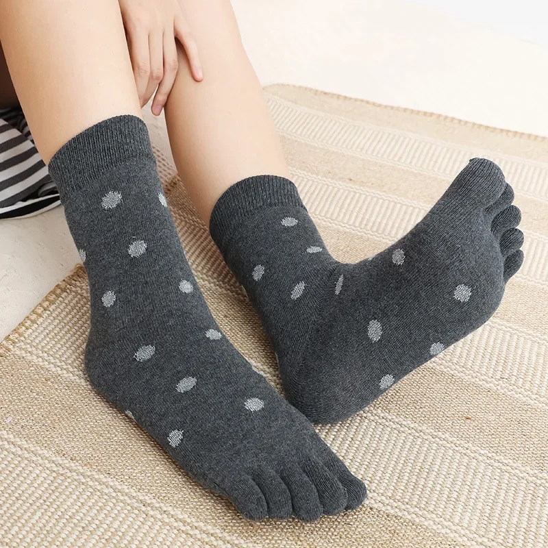 

5 пар носков с пятью пальцами, женские хлопковые осенне-зимние теплые носки среднего размера в горошек с 5 пальцами, кавайные носки до щиколотки
