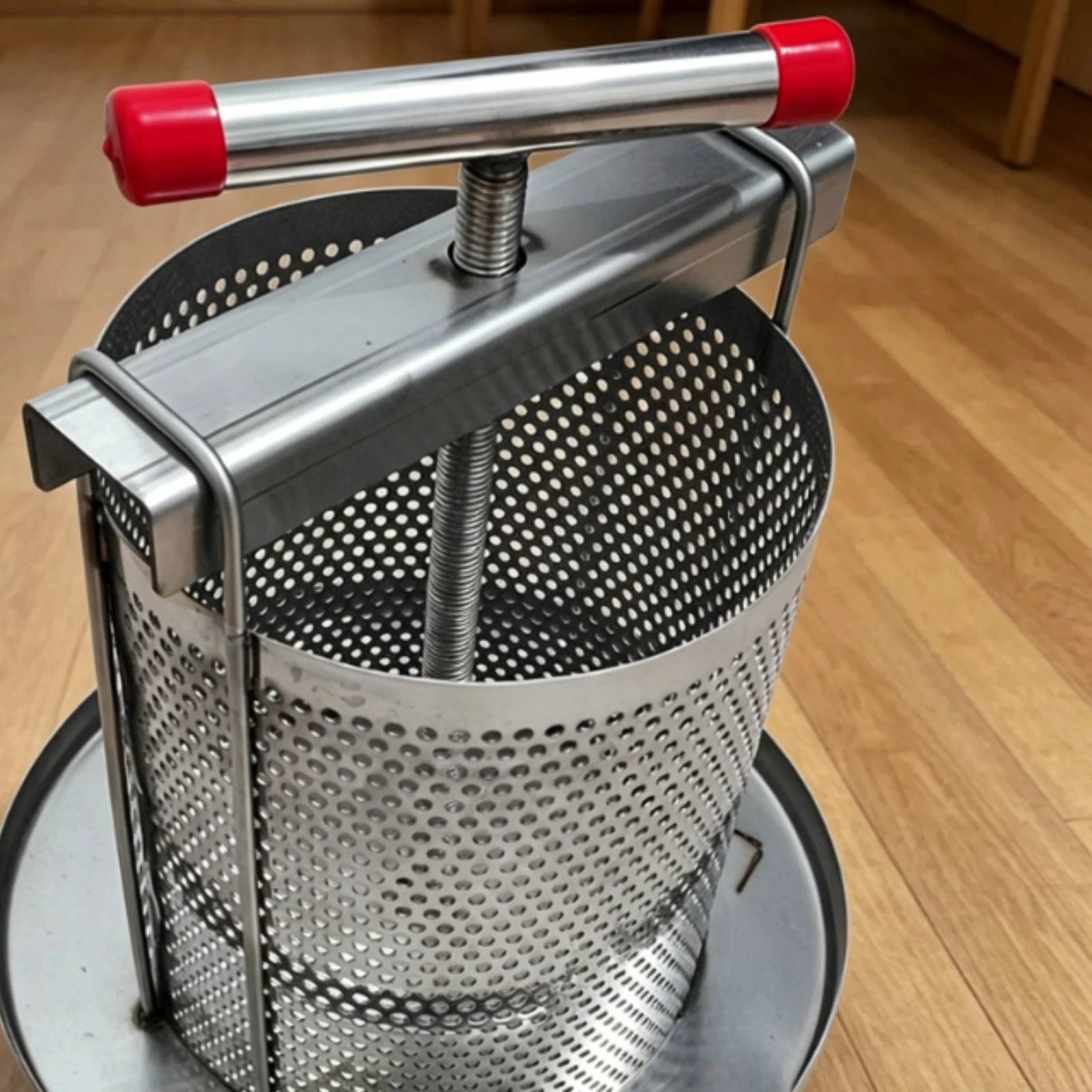 Stainless Steel Honey Press Long-Lasting Manual Honey Press Extractor Heavy-Duty Machine Sturdy for Beekeepers, Home, Kitchen view 6