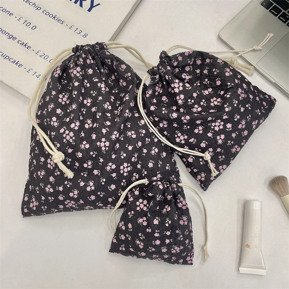 Bonito floral feminino saco de maquiagem bolsa kawaii portátil produtos de higiene pessoal organizador de armazenamento de cosméticos de viagem saco de cosméticos caso com cordão