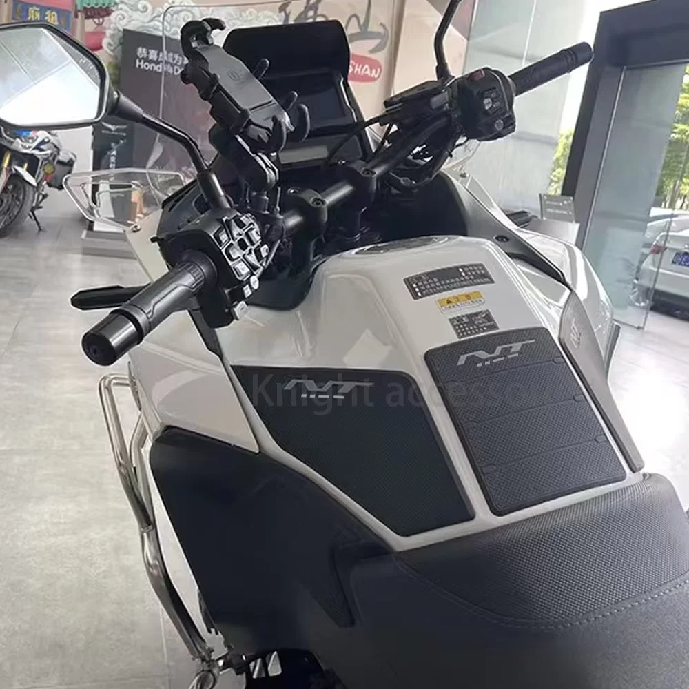 Per HONDA NT1100 NT 1100 Moto Anti-Slip Rilievo del Carro Armato Adesivo di Protezione Ginocchio Grip Serbatoio Carburante Adesivo Laterale Nuovo Modello 2023