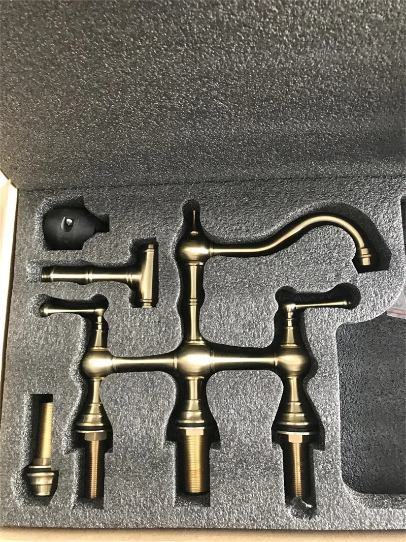 صنبور حوض نحاسي بأربعة فتحات، حوض كروم بثمانية بوصة، مقبض مزدوج أمريكي مع مسدس رش 3841