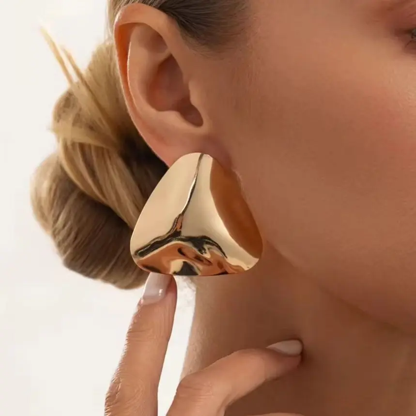 KunJoe Punk Minimalism Gold Color Triangle Stud Earrings Women Exquisite Vintage Irregular Geometric Drop Earring Jewelry Gifts