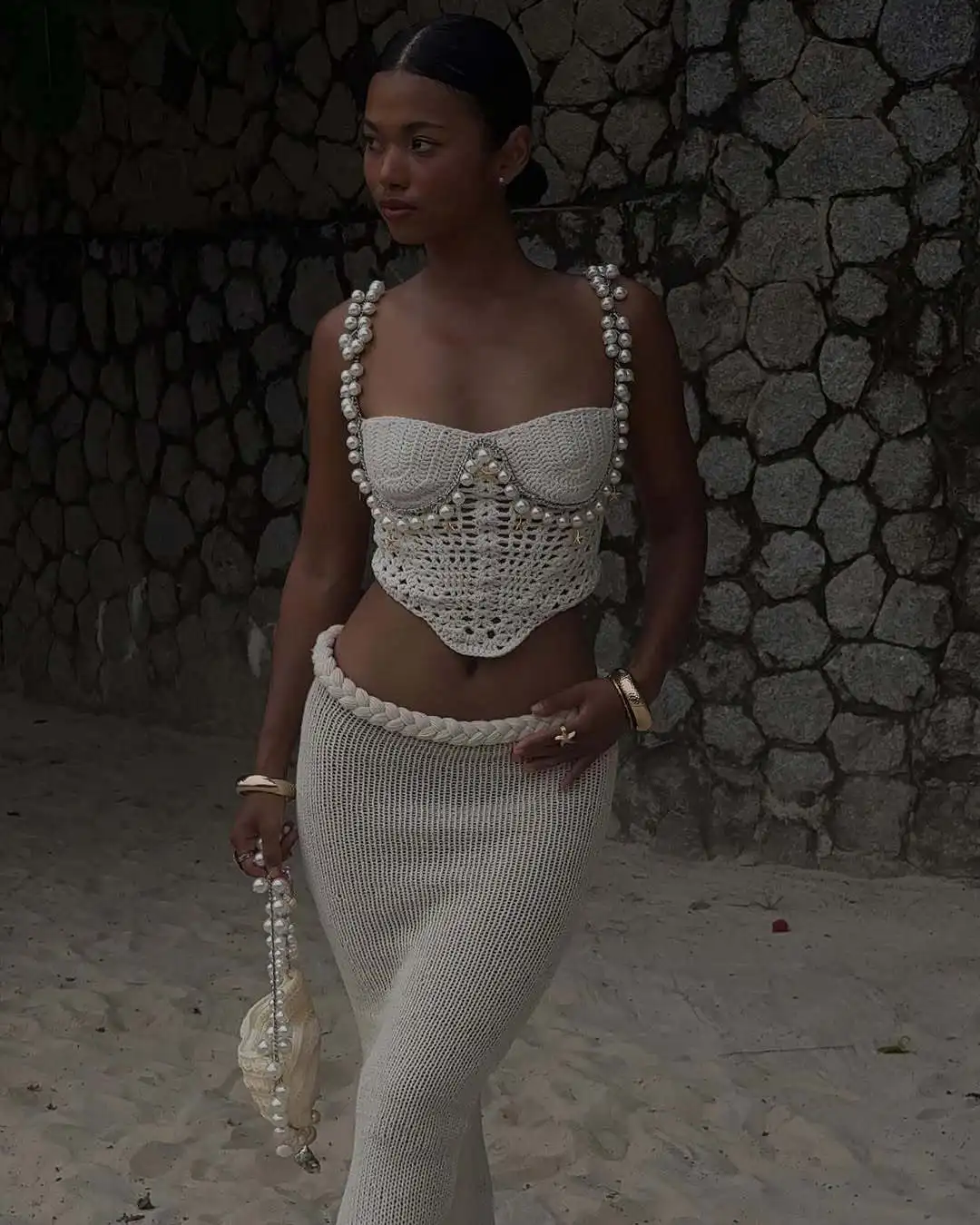 Primavera ed estate nuova moda sexy tinta unita crop halter top corto con perline