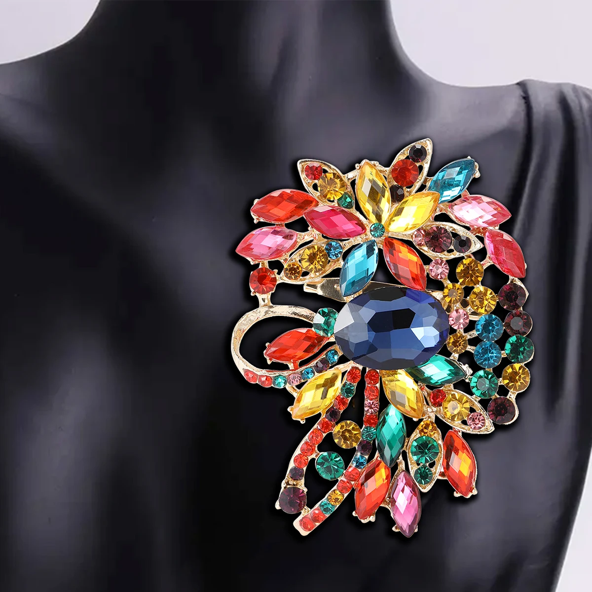

Luxury Shiny Large Crystal Glass Brooches for Women Unisex Rhinestone Pins 6-color Available Casual Party Accessories Gifts
