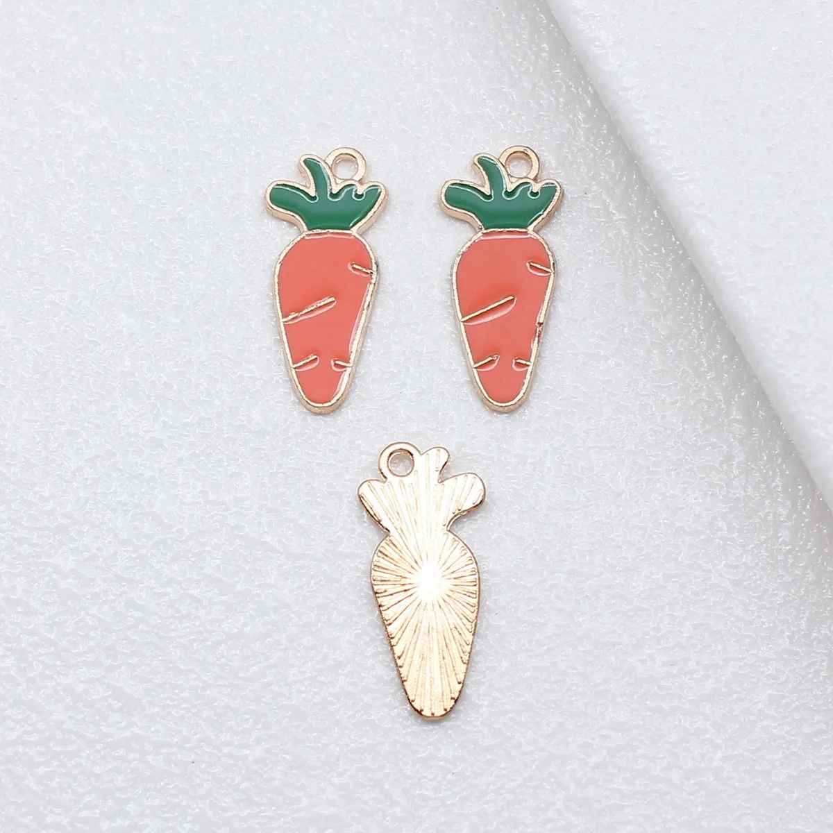 

20pcs 23x10mm Red Green Color Carrot Charms Pendants DIY Jewelry Making Accessories