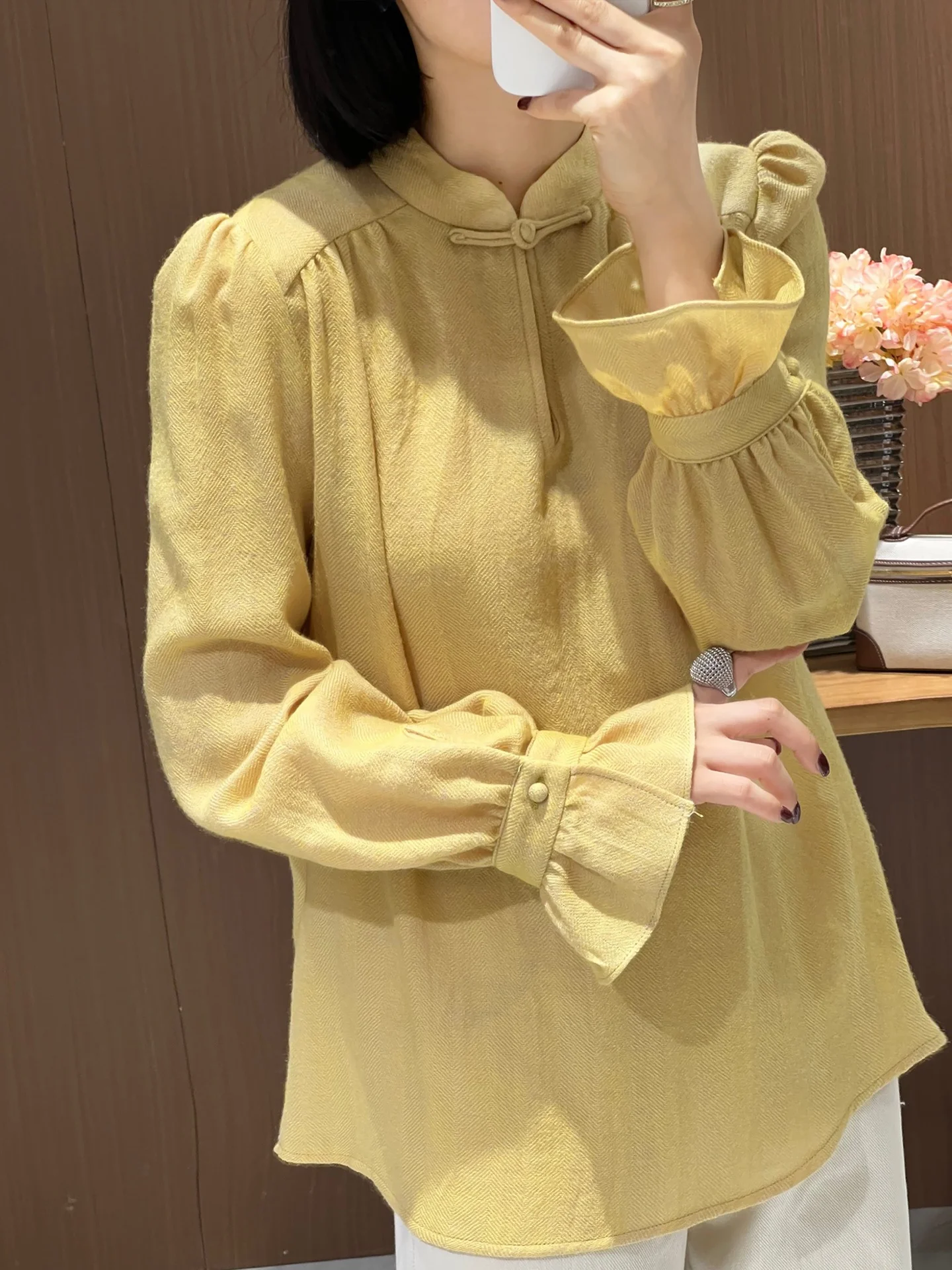 

Новинка ранней осени: женская блузка из австралийской шерсти с китайскими пуговицами, элегантная, с воротником-стойкой, приталенная, с длинными рукавами.