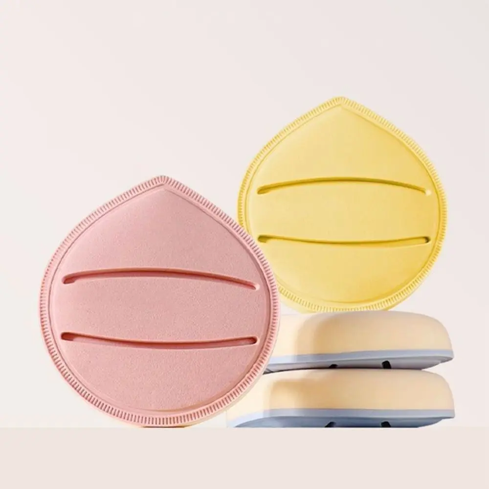 Puder do makijażu w dużych ilościach, gąbki do pudru z bawełny, przenośne gąbki do pudru na mokro/sucho, miękkie pędzle do makijażu.