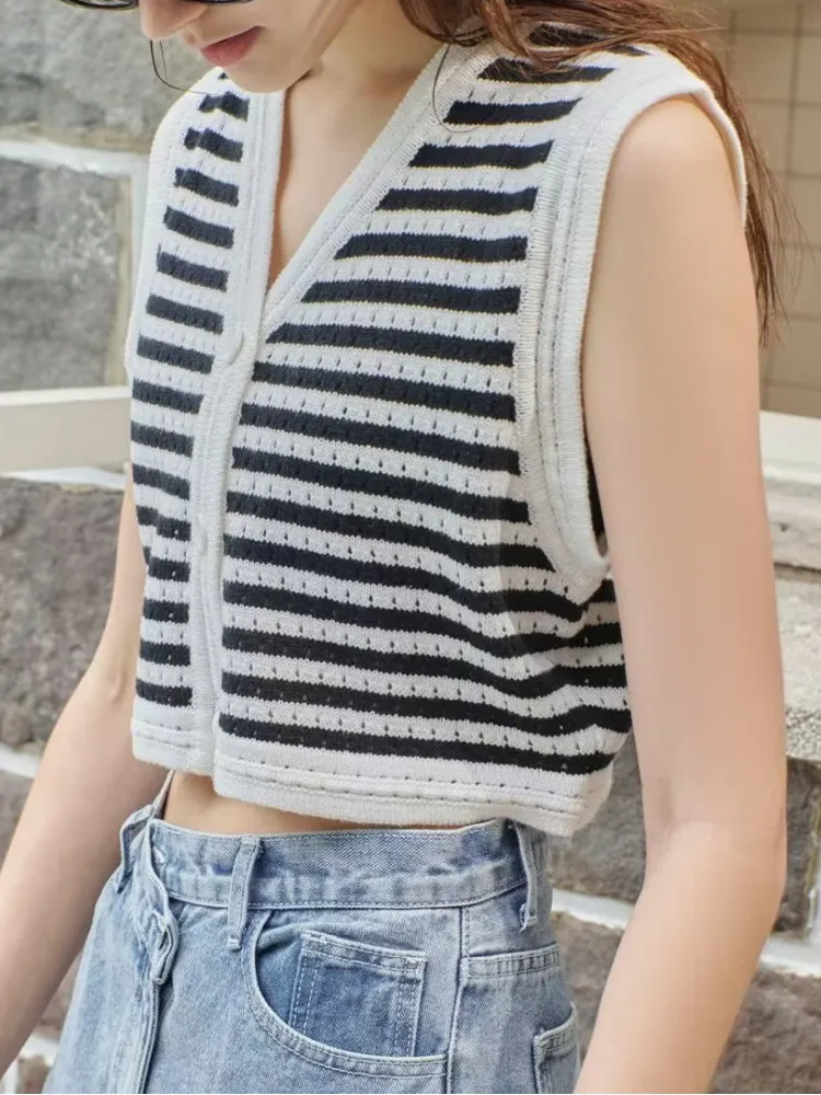 

Casual Women V Neck Retro Crochet Hollow Out Vest 2022 Summer Fashion Ladies College Style Female Knitted Striped Top