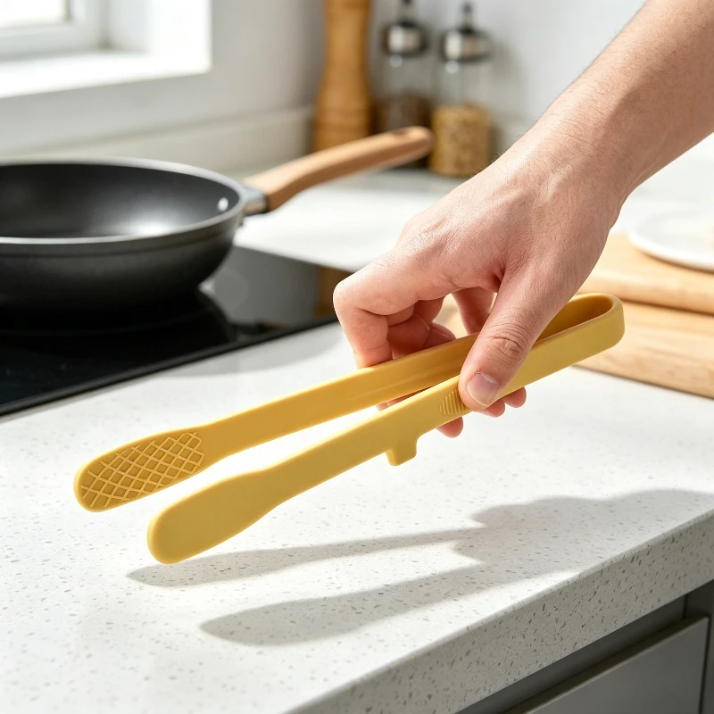 One‑Piece Silicone Food Tongs Heat Resistant Non‑Slip Kitchen Clips for Steak BBQ Baking Cake Bread Cooking Utensils