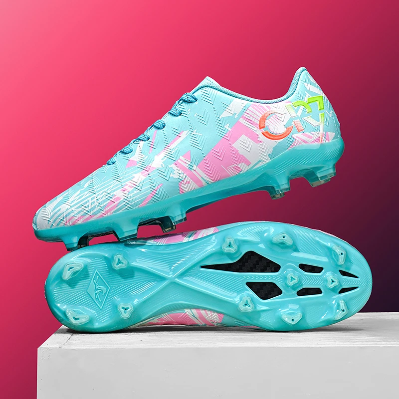 

A pair of children's four-season leather soccer shoes with long studs, featuring strong grip, sizes 35-45，HXH-2810