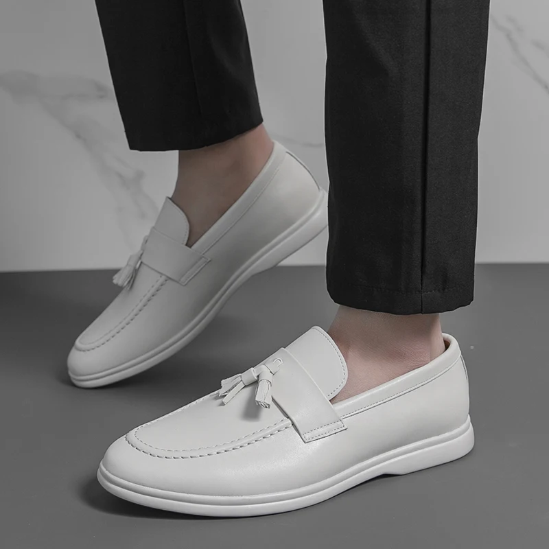 

Fashion Brand Men's Tassel Loafers Comfortable Casual Small Leather Shoes British Style Men's Round Toe One Foot Set Lazy Shoes