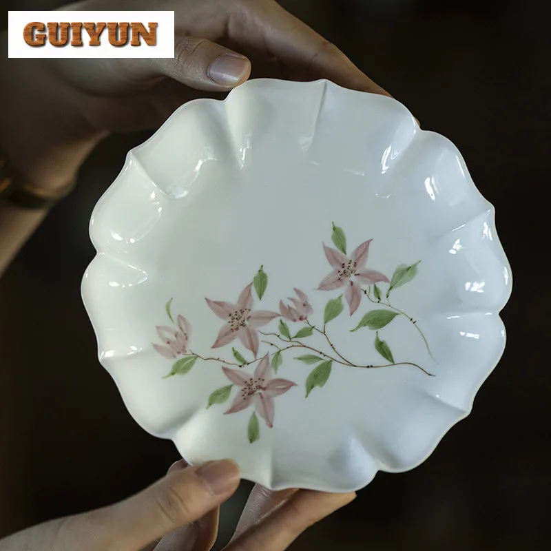 

Hand Painted White Porcelain Powder Painted Flower Mouth Pot Bearing Holder Retro Dry Brew Table Tea Tray Cafes Decoration Craft