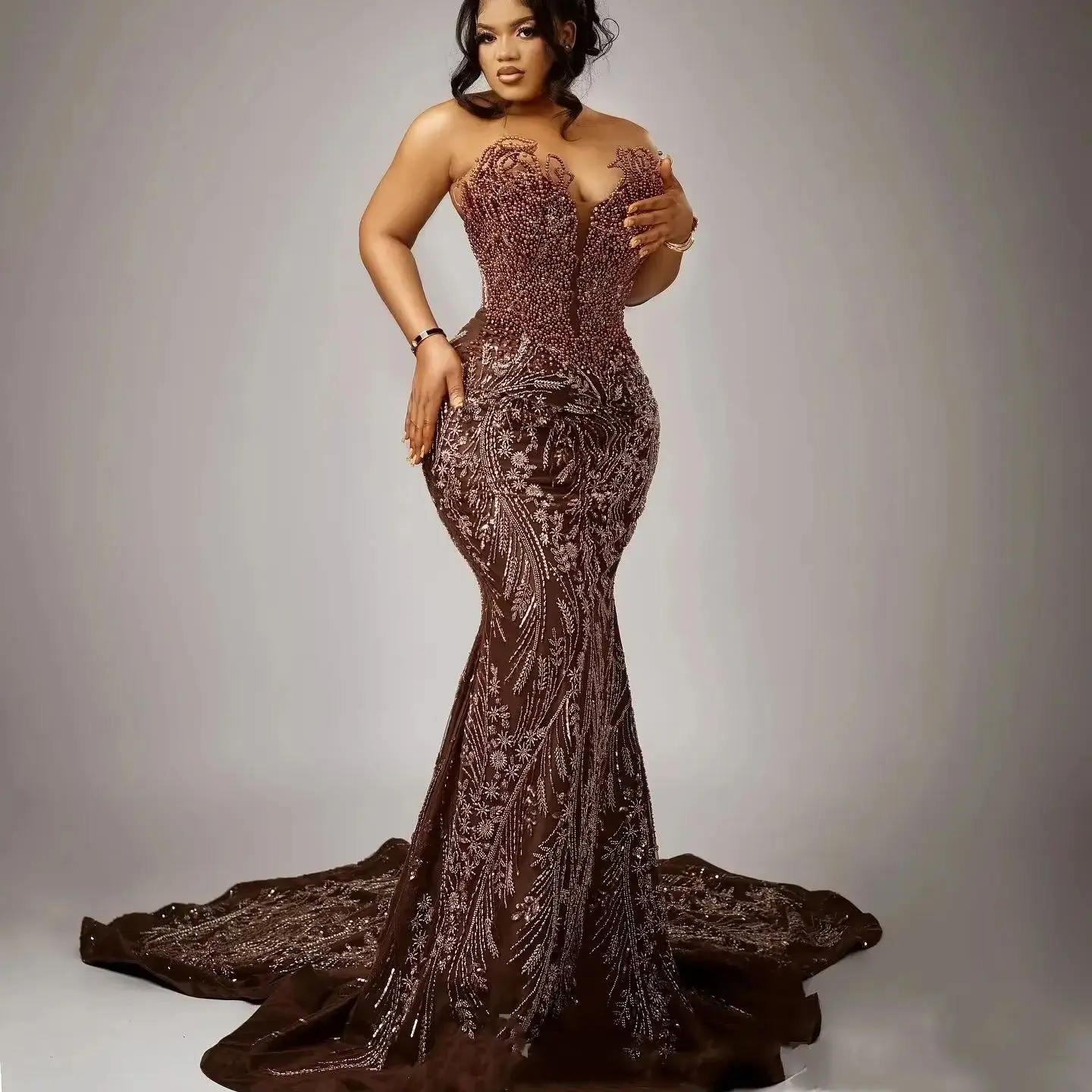

Шоколадное платье-русалка с пайетками для особых случаев: выпускного вечера, торжественного мероприятия, второго приема, дня рождения, помолвки, с эффектом иллюзии