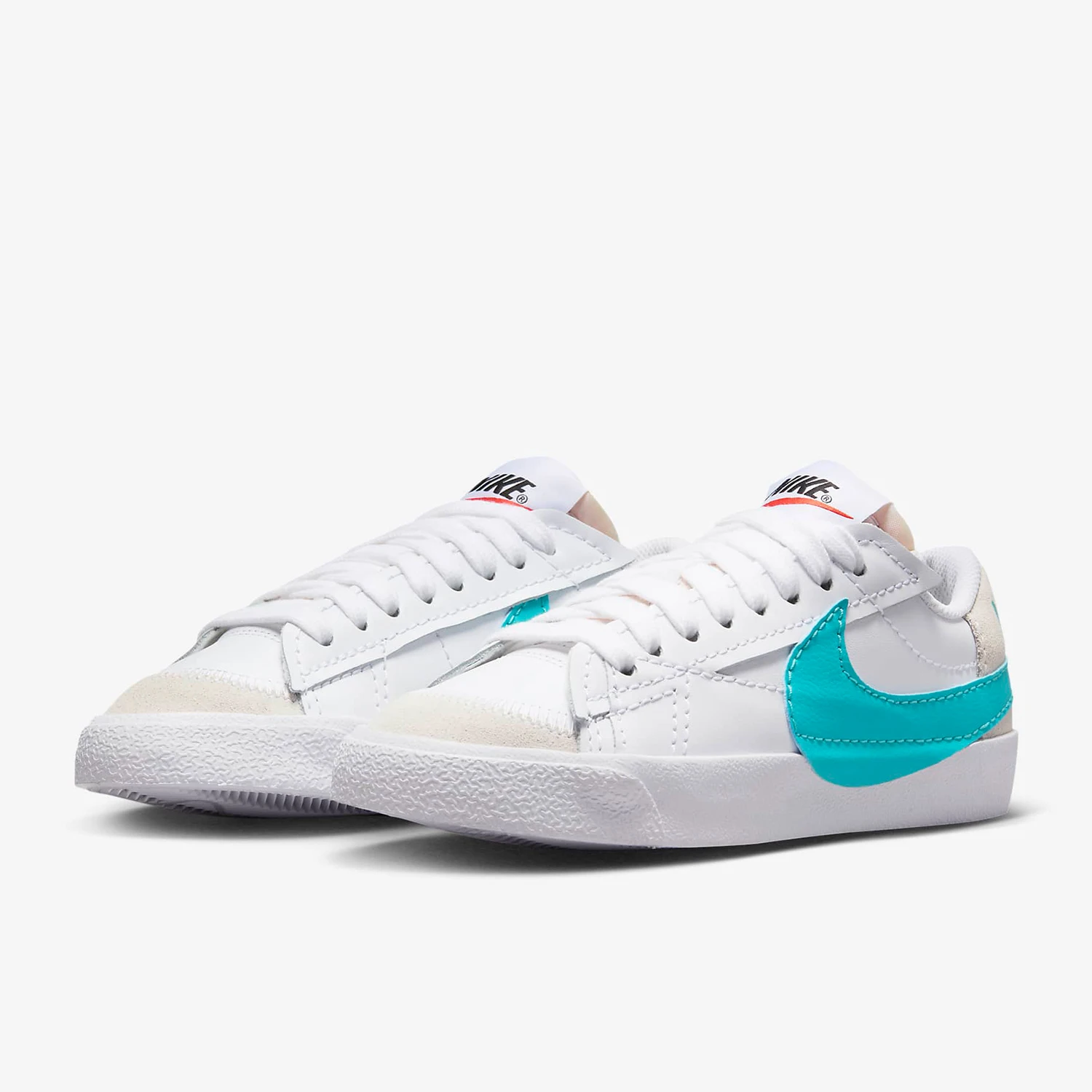 حذاء رياضي كاجوال نسائي من Nike Official Genuine Blazer Low '77 Jumbo DQ1470-107