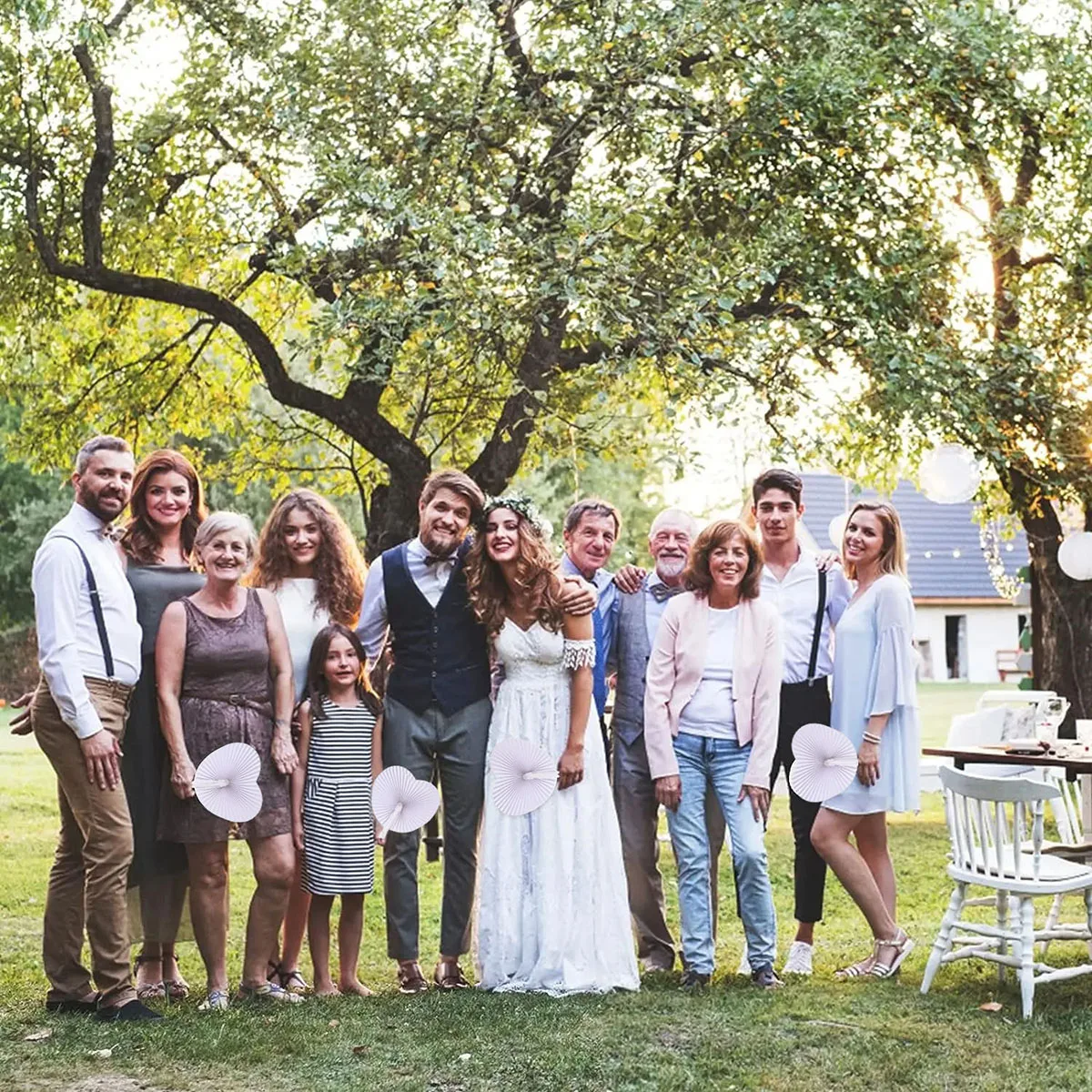 Abanicos plegables de papel blanco en forma de corazón, accesorios de bricolaje para fiestas, reuniones al aire libre, cumpleaños y bodas,