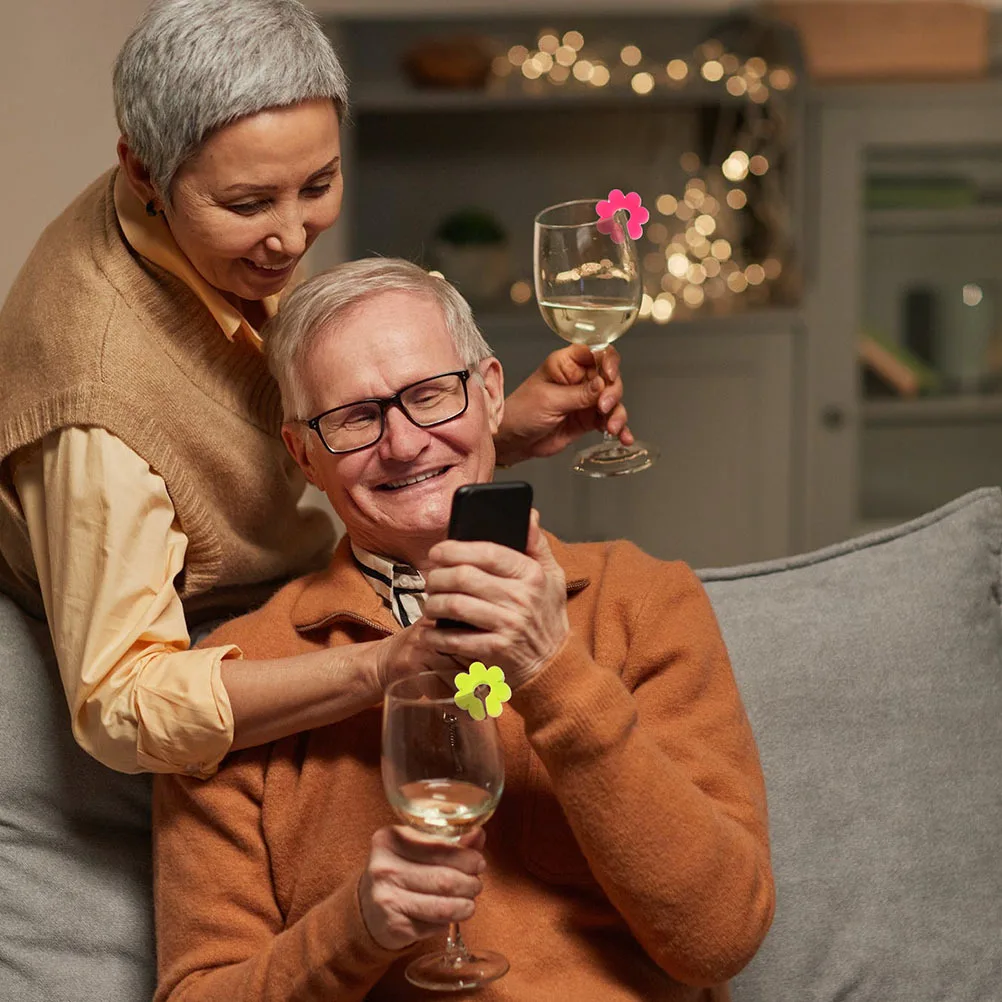 

16Pcs Flower Shaped Silicone Wine Charms Drink Markers for Parties Wine Glass Identification Tags Drink Marker