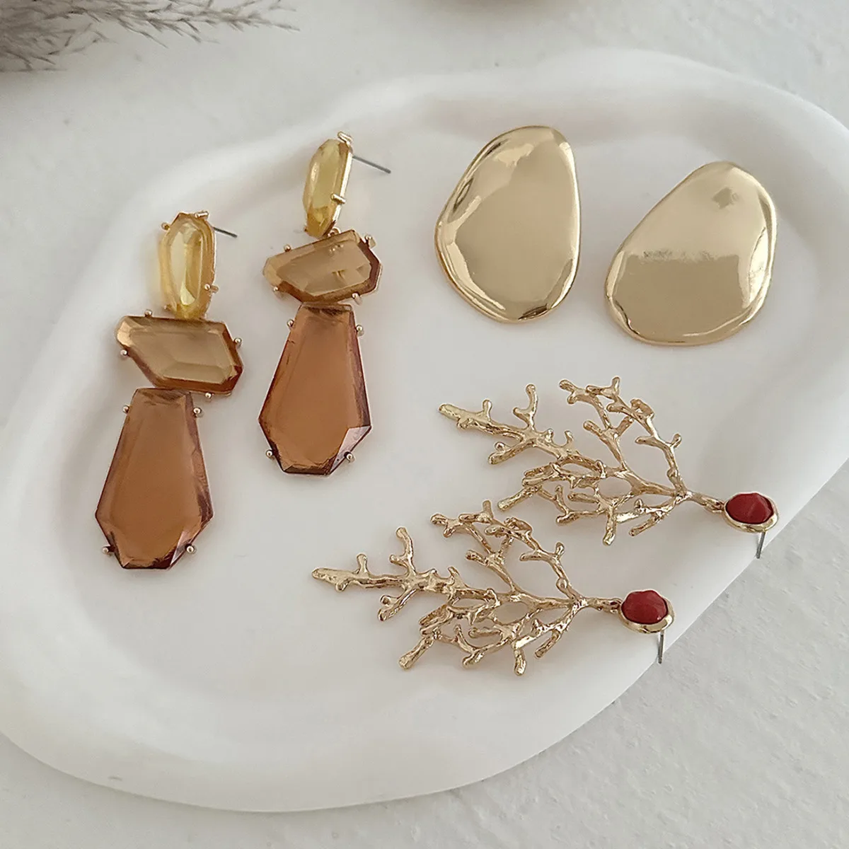 SHIXIN 3 Styles New Fashion Irregular Acrylic Pendant Earrings for Women Vintage Geometric Coral Drop Earrings Party Jewelry New