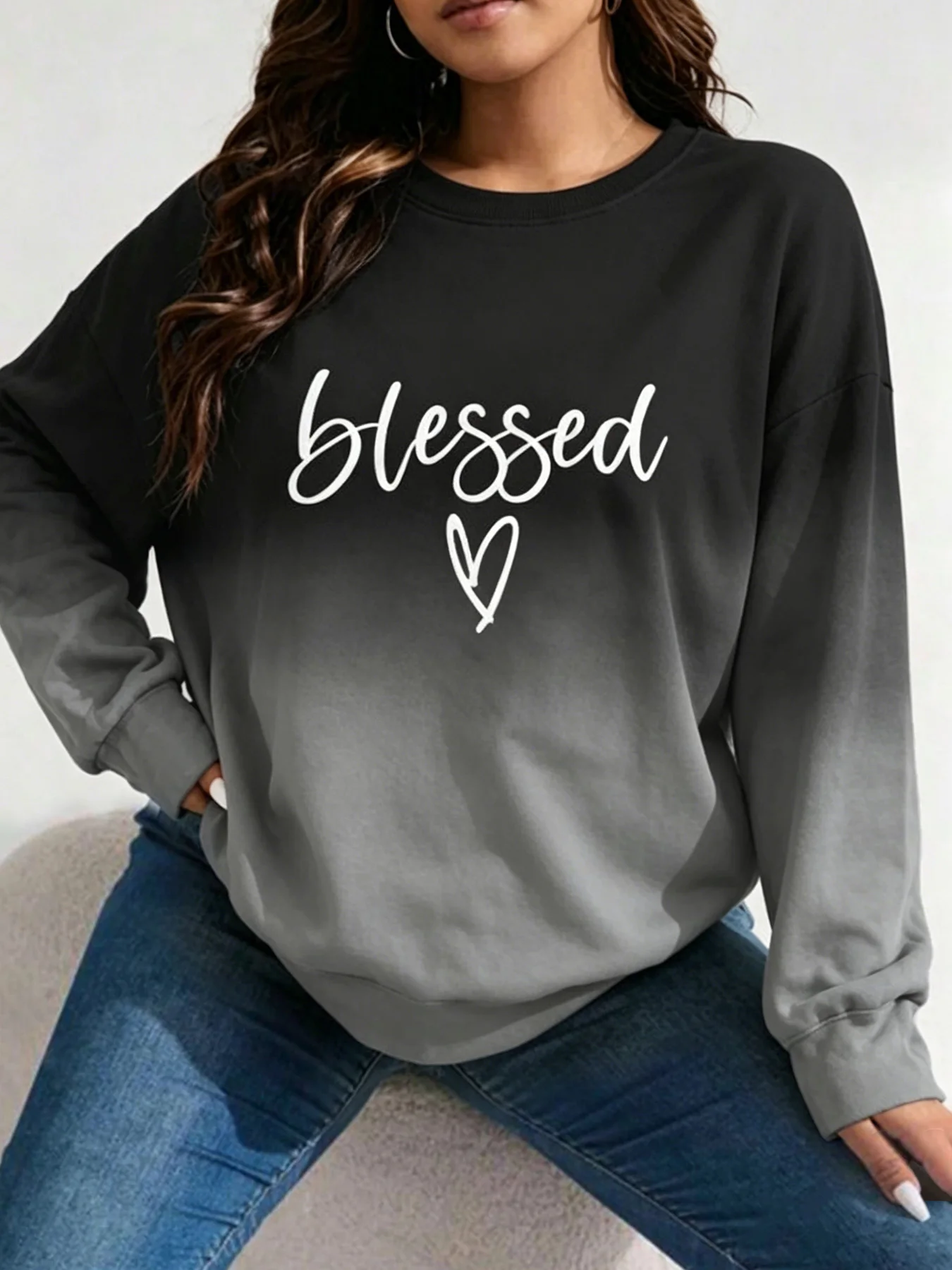 Ombre Gradient Art Blessed Word Heart Print Curvy Women Raglan Crew Neck Pullover, Slight Stretch Long Sleeve Sweatshirt, Trendy Casual Spring Top For Shopping And Gathering