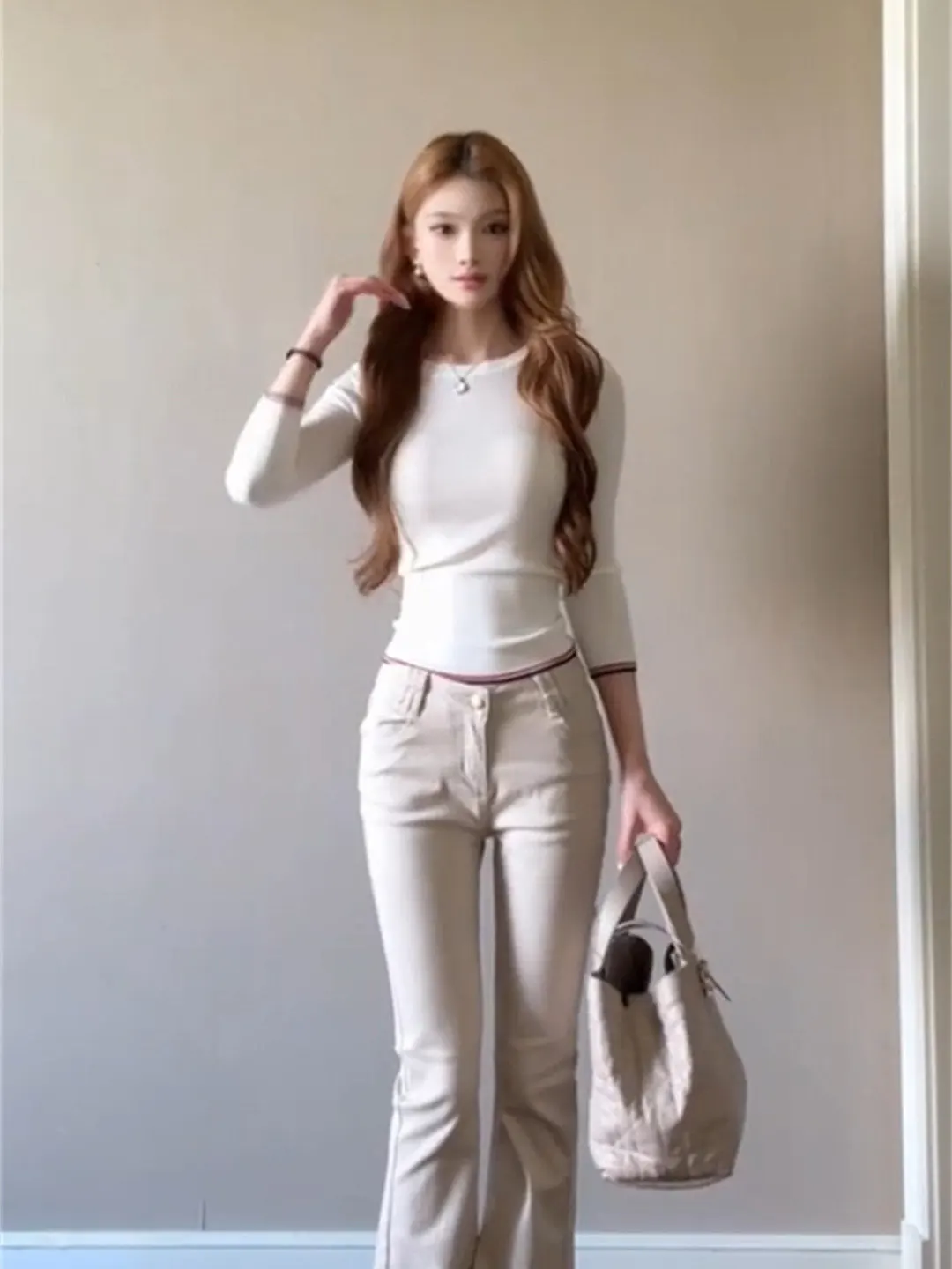 White Slim Fit Knitted Long Sleeve Base Shirt Women Early Autumn High Awareness Suitable for Single Wear Korean Style Top