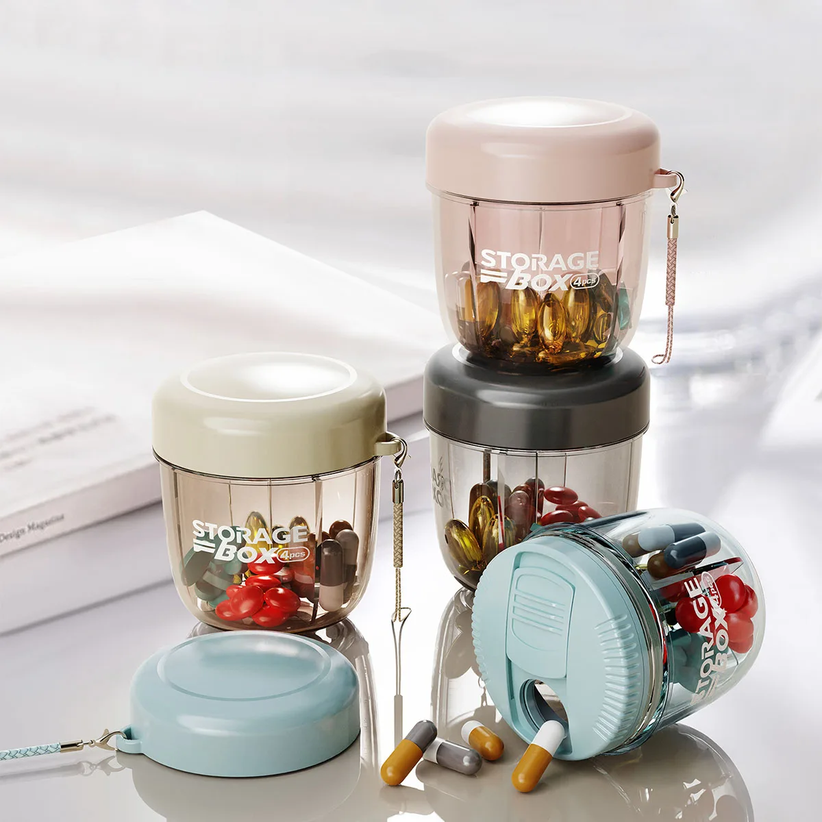 Boîte à pilules à grande capacité à 4 compartiments, boîte de rangement pour vitamines, boîte de rangement pour médicaments de voyage anti-poussière et anti-humidité pour transporter des vitamines, de l'huile de poisson, des médicaments et des compléments alimentaires lors de vos sorties