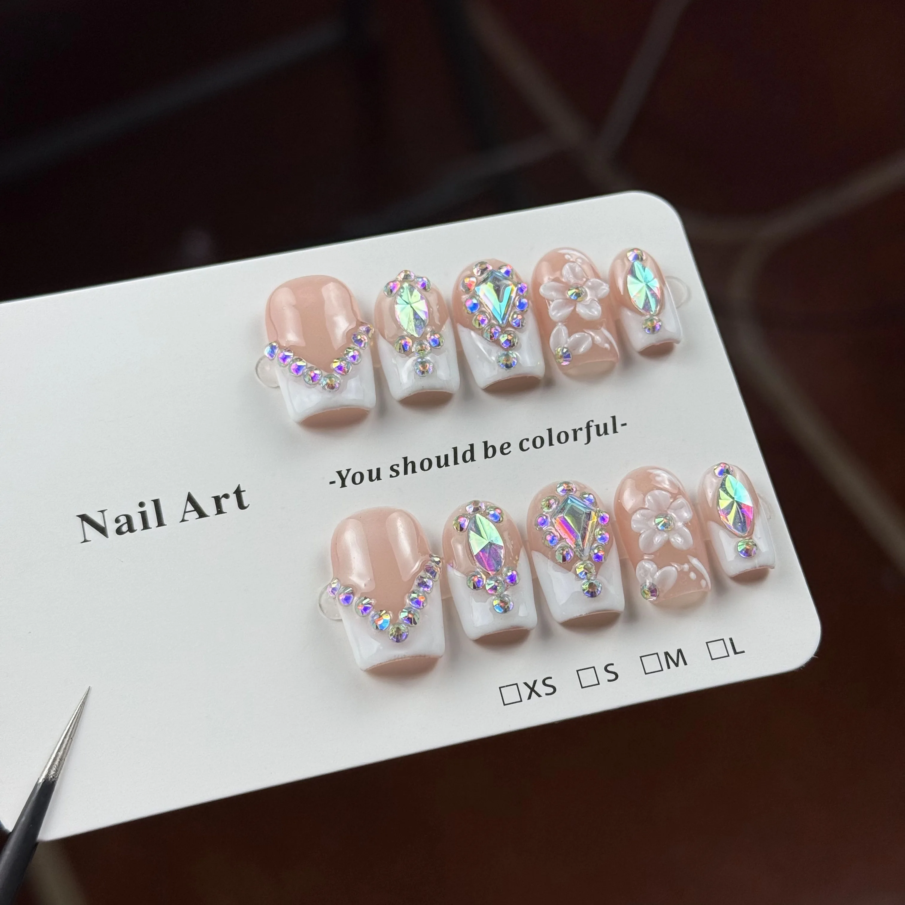 10 قطع من أسلوب لطيف وأنيق، منحوتات ثلاثية الأبعاد مرسومة يدويًا، وردي شفاف جليدي، لامعة مع الماس بالكامل