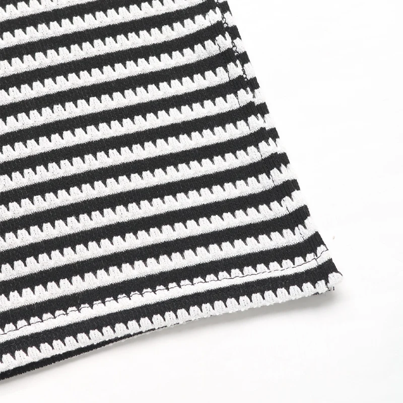 Zweiteiliges Set für Damen, schwarz, weiß, gestreift, Spaghettiträger, bauchfreies Top und Schlitz-Maxirock, Sommer, lässig, sexy, schmale Passform