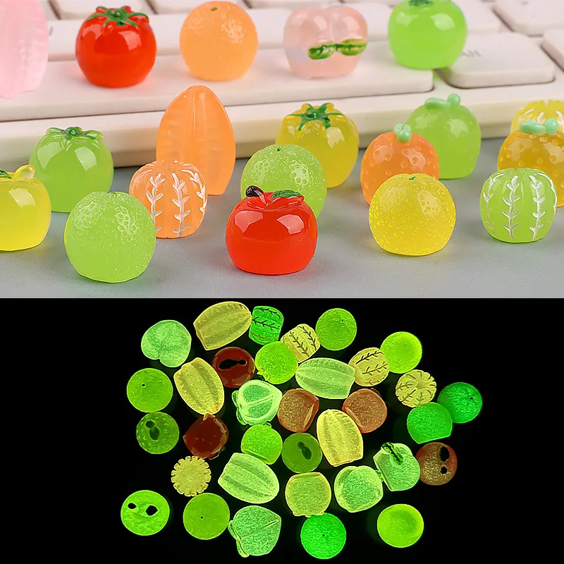 10 szt. Świecące w ciemności urocze figurki owoców z żywicy, dekoracje na biurko, ozdoby, rękodzieło DIY, akcesoria do spinek do włosów, breloczków, zabawki