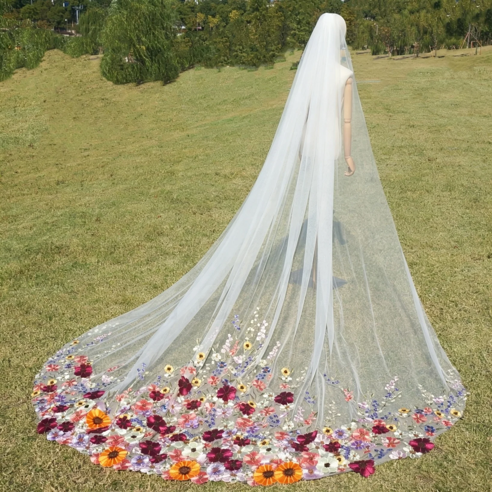Colorful Floral Embroidery Bridal Headpiece Long Cathedral Tulle Wedding Accessory For Bridal Photoshoot Ceremony Customized